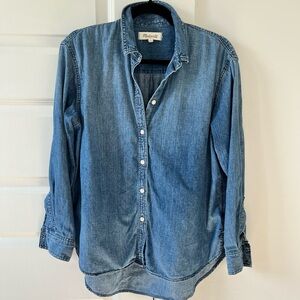 Madewell Chambray Button-Down Shirt - Medium